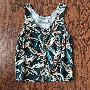 Hawaiian print tank!